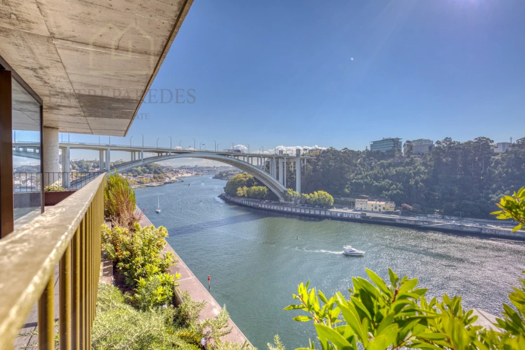 Apartamento T3 para Venda em Lordelo do Ouro e Massarelos Foto 1