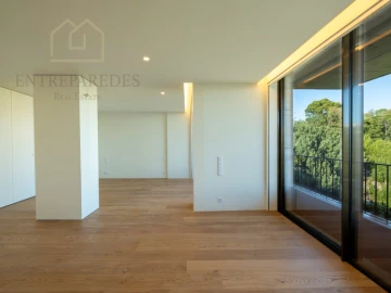 Apartamento T3 para Venda em Lordelo do Ouro e Massarelos