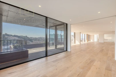 Apartamento T3 para Venda em Lordelo do Ouro e Massarelos