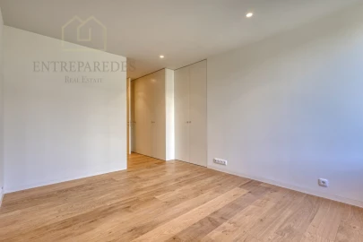 Apartamento T3 para Venda em Lordelo do Ouro e Massarelos