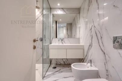 Apartamento T3 para Venda em Lordelo do Ouro e Massarelos