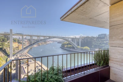 Apartamento T3 para Venda em Lordelo do Ouro e Massarelos
