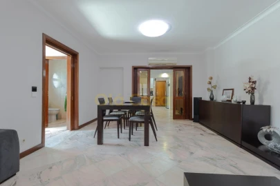 Moradia T2 para Venda em Paranhos