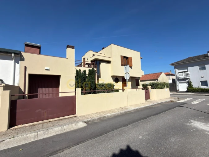 Moradia T2 para Venda em Paranhos Foto 32