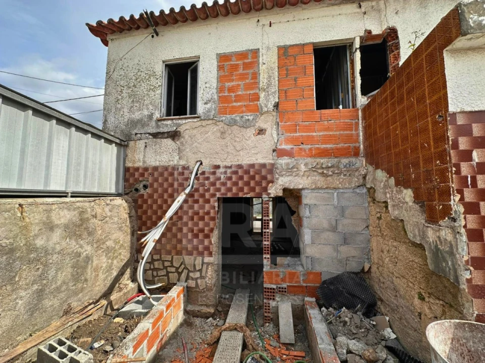 Moradia T2 para Venda em Mujães Foto 5