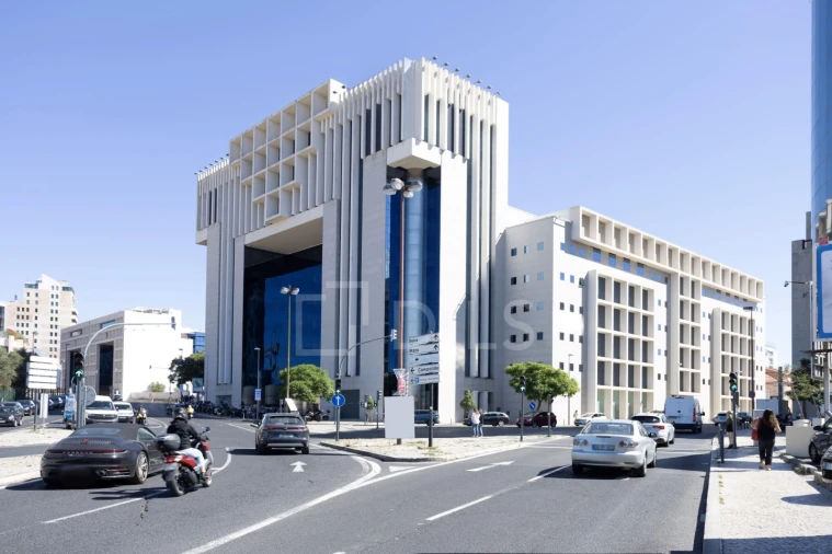 Escritório para Arrendamento em Campo de Ourique Foto 15