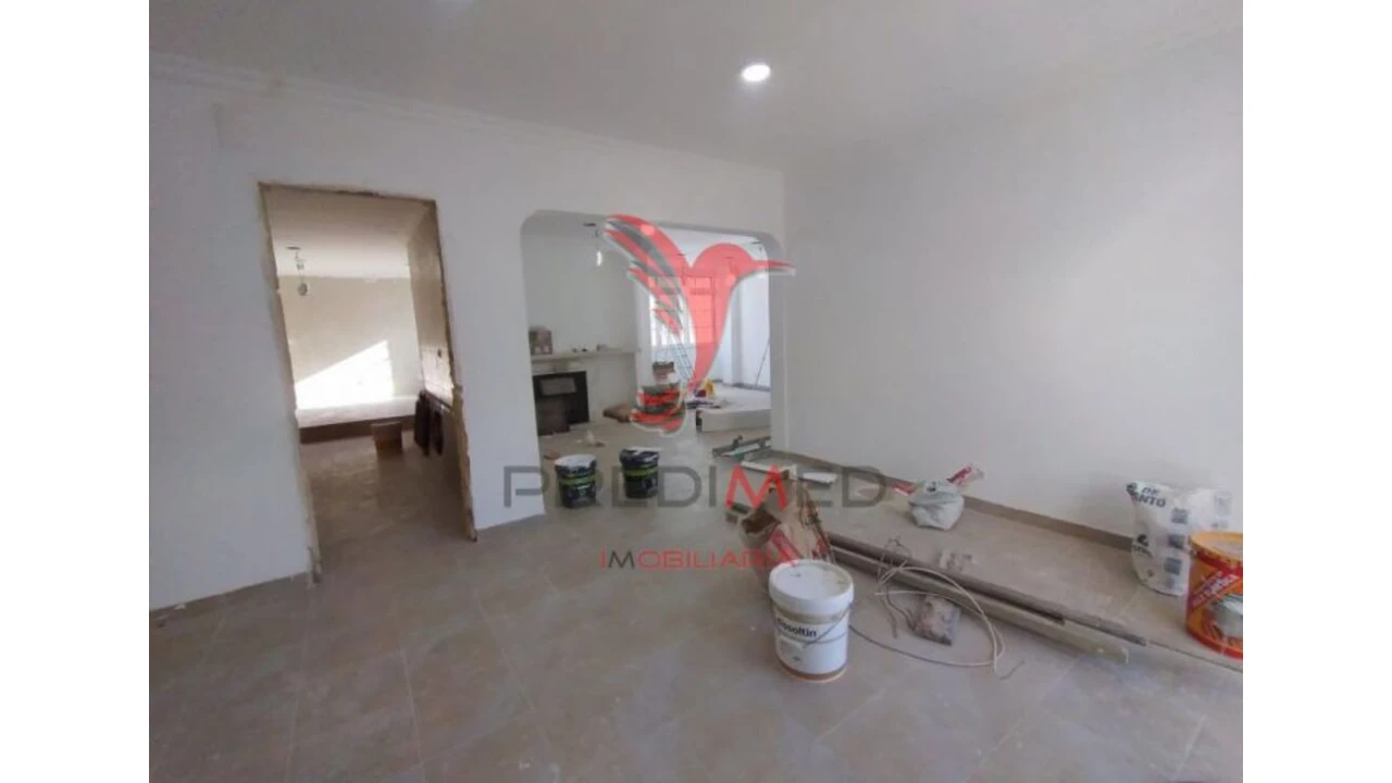 Moradia T6 para Venda em Carcavelos e Parede Foto 15