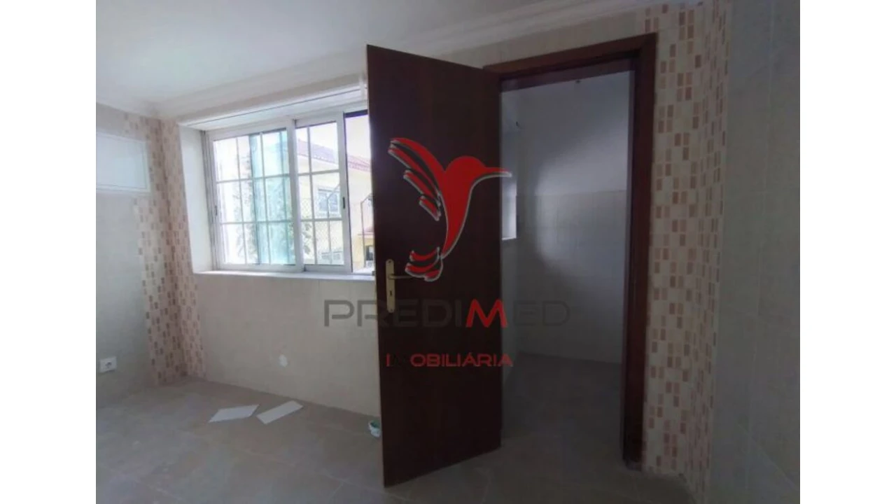 Moradia T6 para Venda em Carcavelos e Parede Foto 20