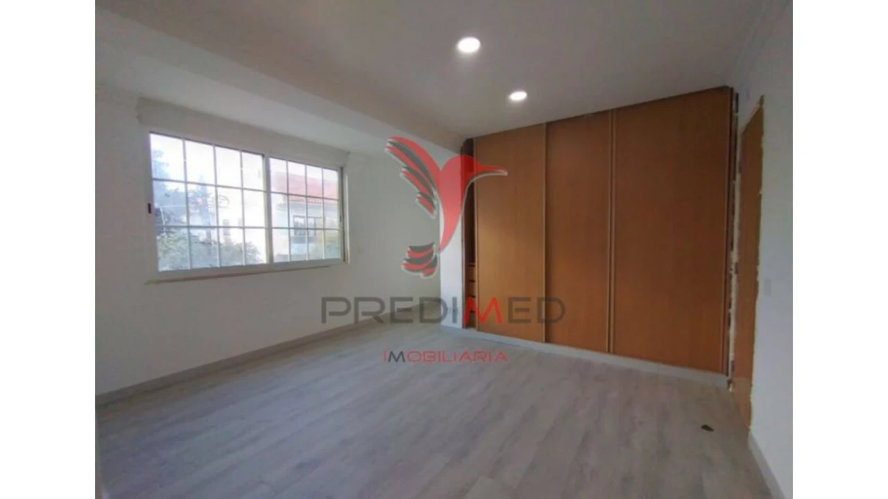 Moradia T6 para Venda em Carcavelos e Parede Foto 6