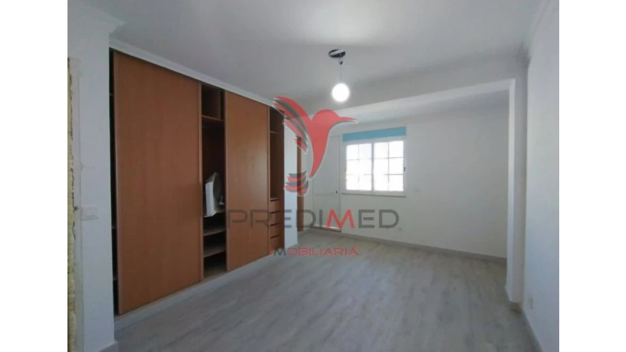 Moradia T6 para Venda em Carcavelos e Parede Foto 3