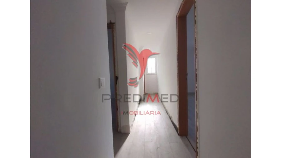 Moradia T6 para Venda em Carcavelos e Parede Foto 11