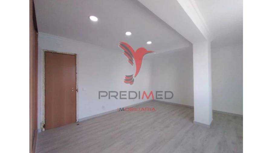 Moradia T6 para Venda em Carcavelos e Parede Foto 4