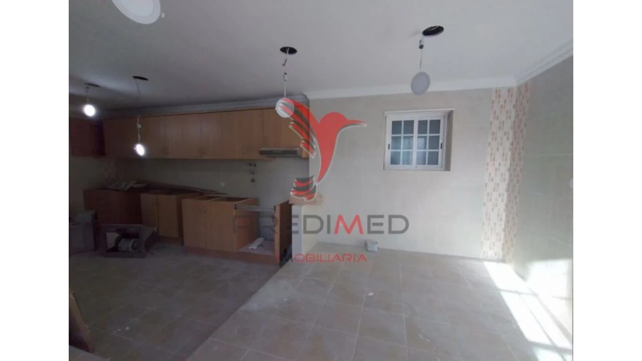 Moradia T6 para Venda em Carcavelos e Parede Foto 10