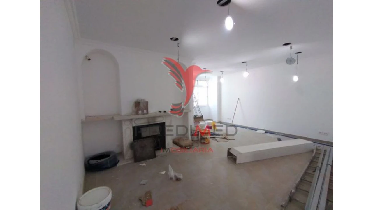 Moradia T6 para Venda em Carcavelos e Parede Foto 16