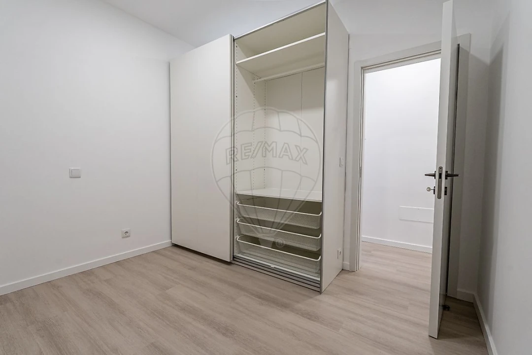 Apartamento T3 para Arrendamento em Campo de Ourique Foto 31