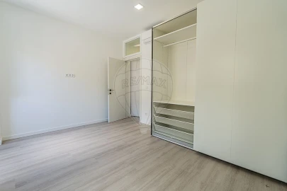 Apartamento T3 para Arrendamento em Campo de Ourique