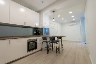 Apartamento T3 para Arrendamento em Campo de Ourique