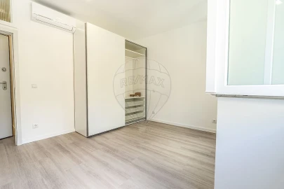 Apartamento T3 para Arrendamento em Campo de Ourique
