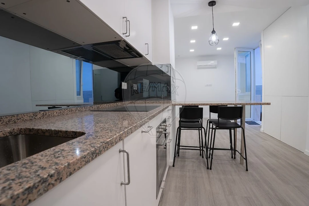 Apartamento T3 para Arrendamento em Campo de Ourique Foto 39