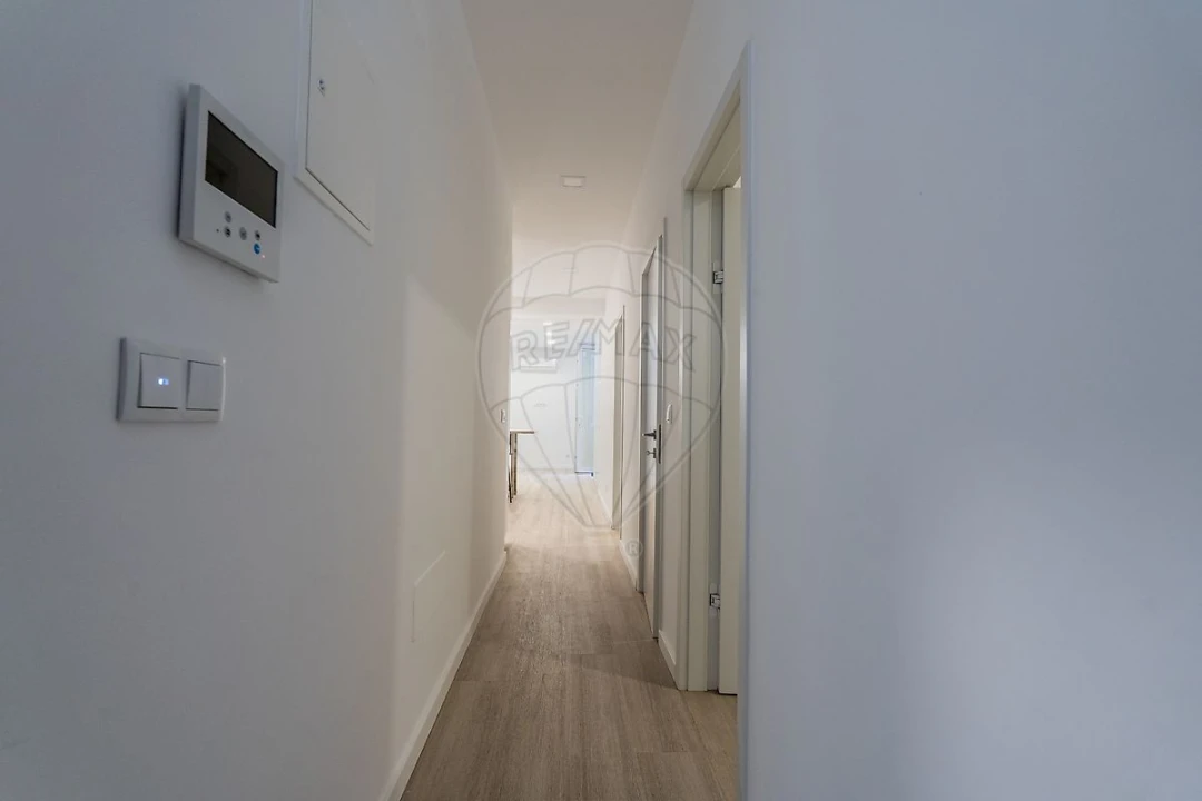 Apartamento T3 para Arrendamento em Campo de Ourique Foto 22