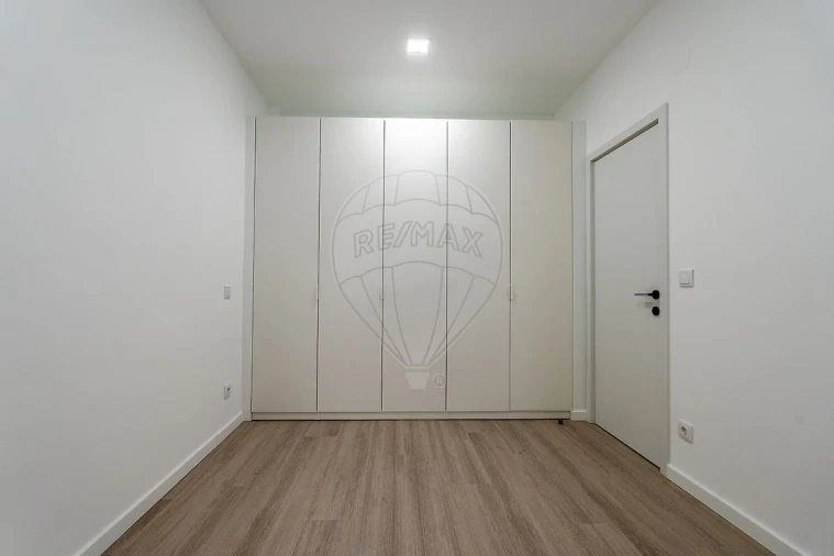 Apartamento T3 para Arrendamento em Campo de Ourique Foto 3