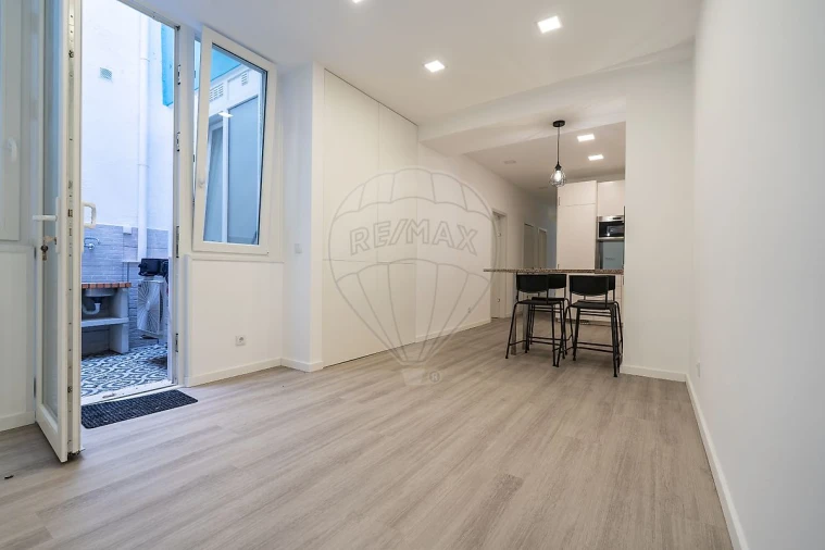 Apartamento T3 para Arrendamento em Campo de Ourique Foto 10