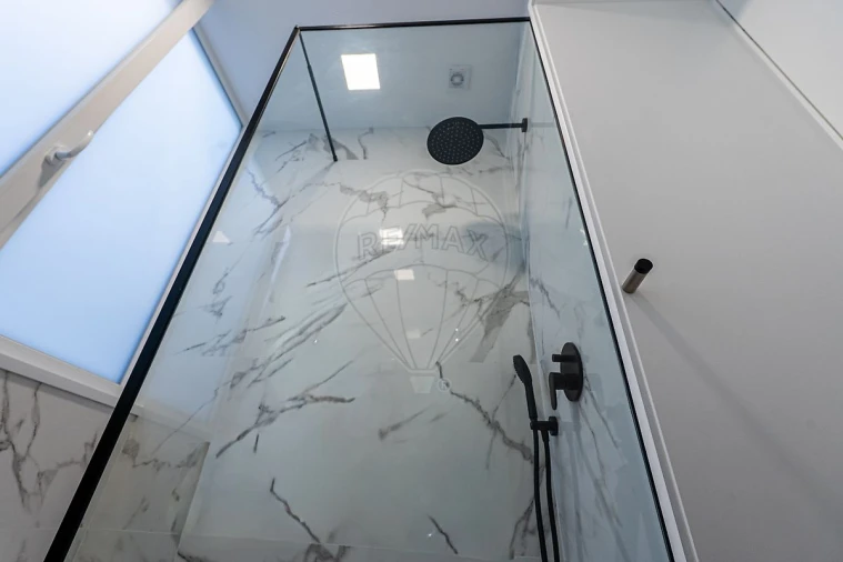 Apartamento T3 para Arrendamento em Campo de Ourique Foto 35