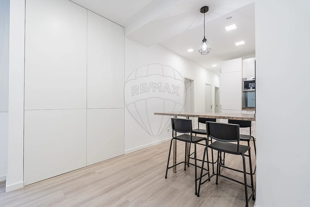 Apartamento T3 para Arrendamento em Campo de Ourique Foto 8