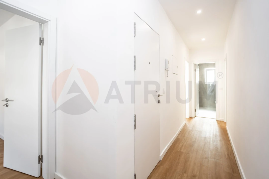 Apartamento T3 para Venda em Almada, Cova da Piedade, Pragal e Cacilhas Foto 4