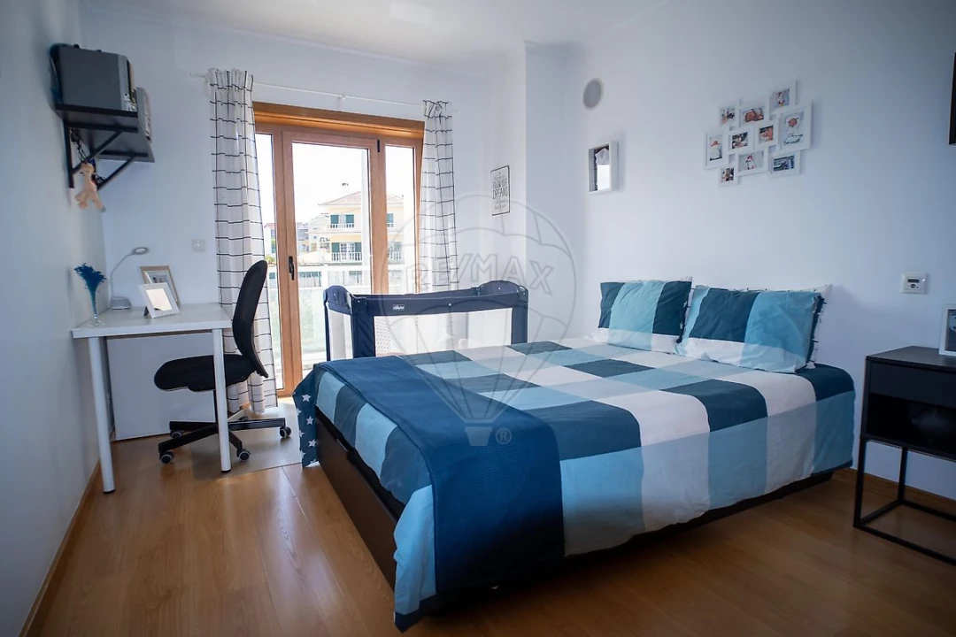 Apartamento T3 para Venda em São Domingos de Rana Foto 6
