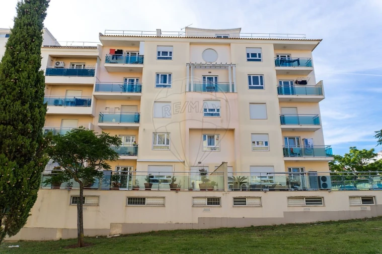 Apartamento T3 para Venda em São Domingos de Rana Foto 2