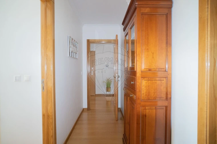 Apartamento T3 para Venda em São Domingos de Rana Foto 12
