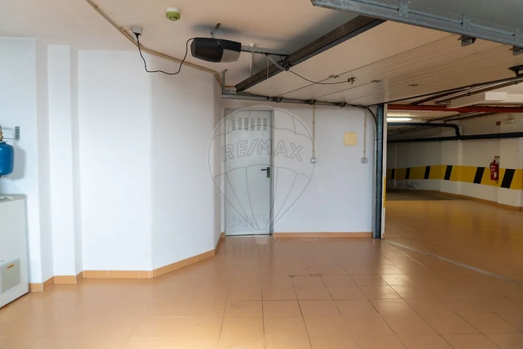 Apartamento T3 para Venda em São Domingos de Rana Foto 5