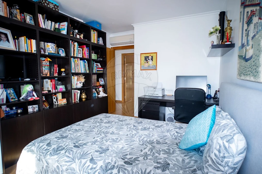 Apartamento T3 para Venda em São Domingos de Rana Foto 8