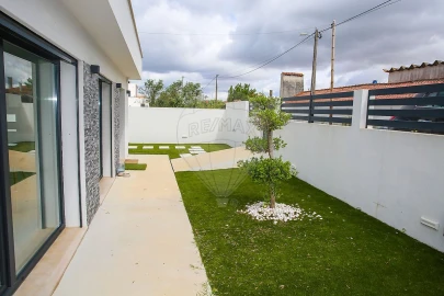 Moradia T3 para Arrendamento em Vila Franca de Xira