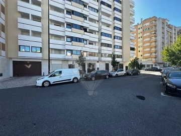 Apartamento T6 para Venda em Areeiro