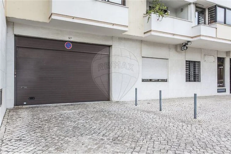 Apartamento T6 para Venda em Areeiro Foto 8