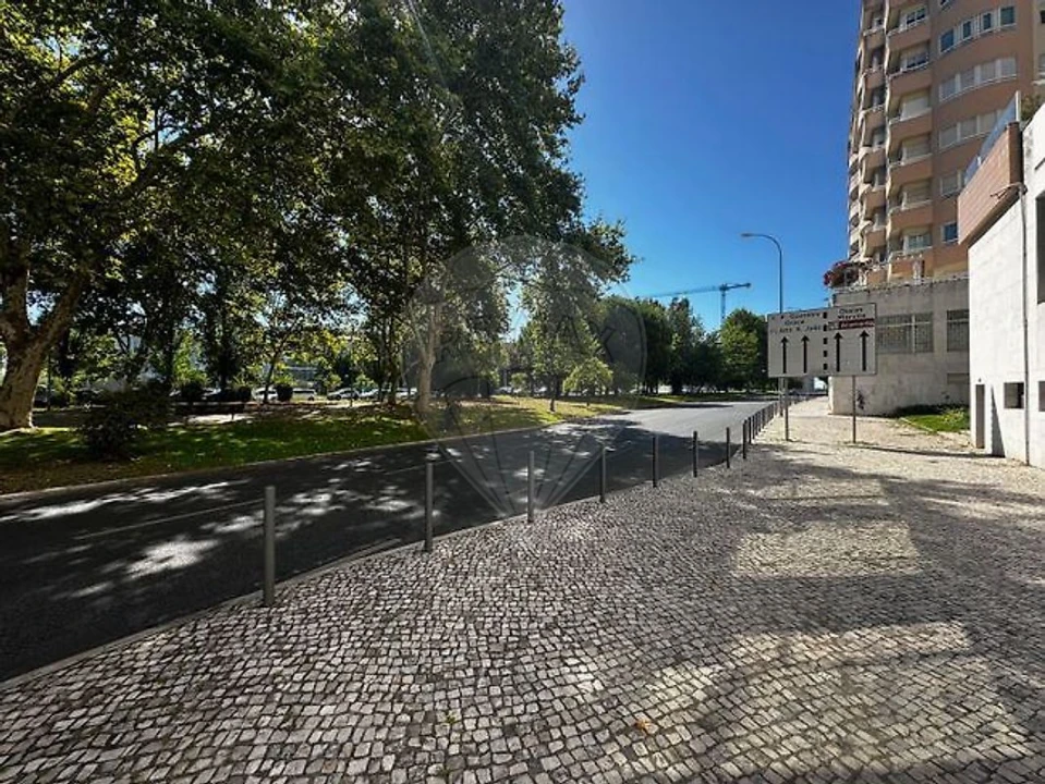 Apartamento T6 para Venda em Areeiro Foto 5