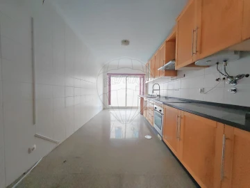 Apartamento T3 para Venda em Oliveira de Frades, Souto de Lafões e Sejães