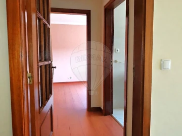 Apartamento T3 para Venda em Oliveira de Frades, Souto de Lafões e Sejães