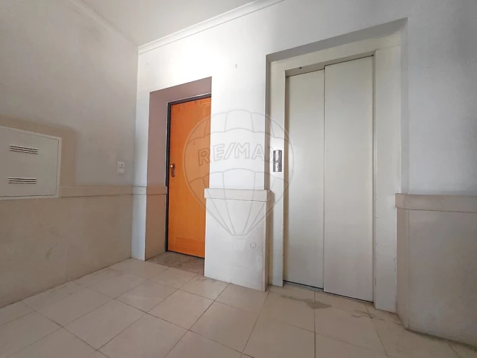 Apartamento T3 para Venda em Oliveira de Frades, Souto de Lafões e Sejães Foto 4
