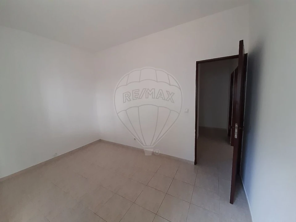 Apartamento T2 para Venda em Moita Foto 11