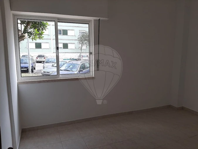 Apartamento T2 para Venda em Moita Foto 6