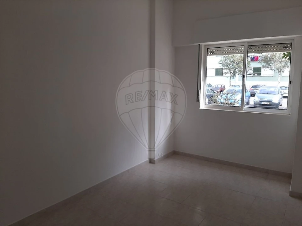Apartamento T2 para Venda em Moita Foto 7