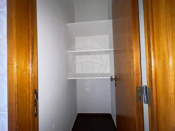 Apartamento T2 para Arrendamento em São Domingos de Benfica