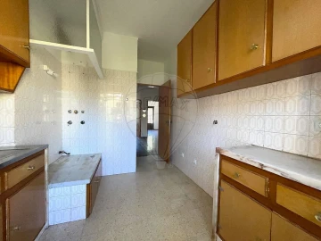 Apartamento T2 para Arrendamento em São Domingos de Benfica