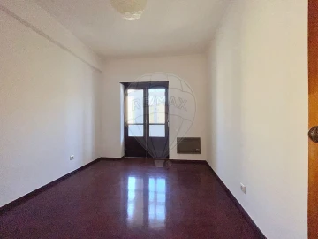 Apartamento T2 para Arrendamento em São Domingos de Benfica