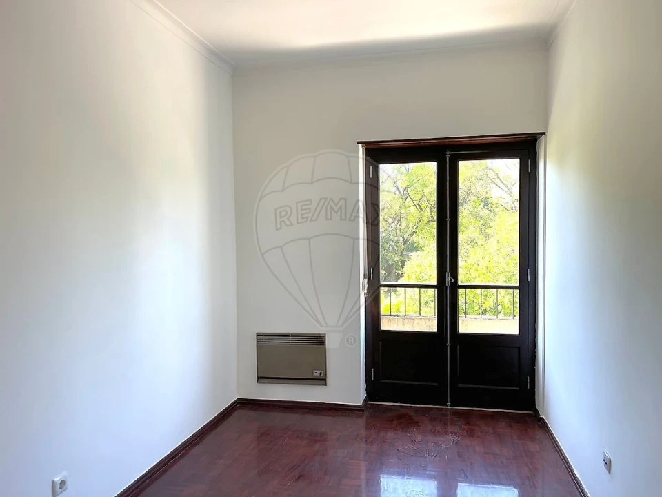 Apartamento T2 para Arrendamento em São Domingos de Benfica Foto 11