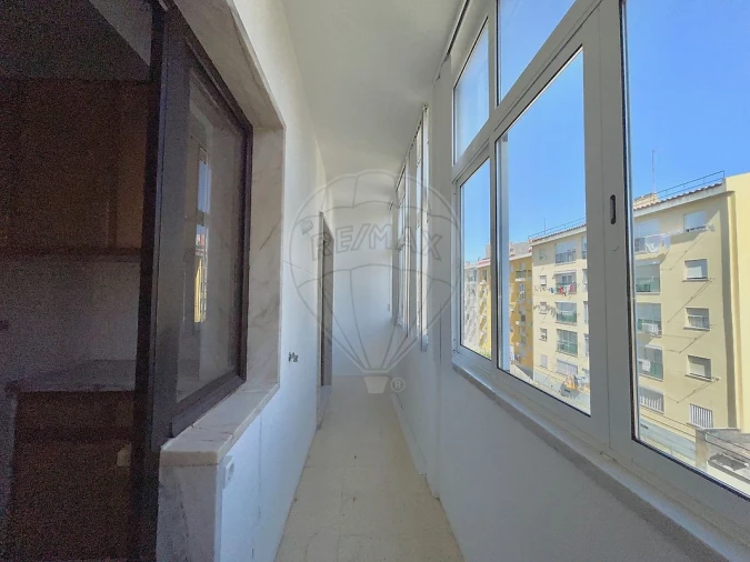 Apartamento T2 para Arrendamento em São Domingos de Benfica Foto 10