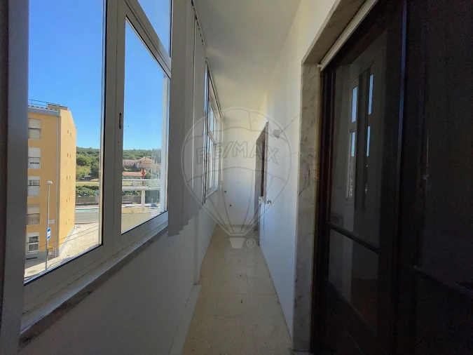 Apartamento T2 para Arrendamento em São Domingos de Benfica Foto 9